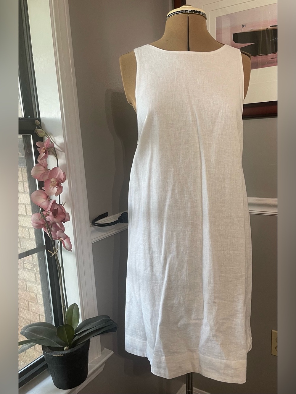 Abercrombie & Fitch White Sleeveless Linen Midi Dress. Love the pockets!